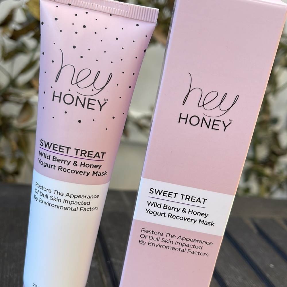 New✨Hey Honey - Sweet Treat - Wild Berry and Honey Yogurt Recovery Mask 🍯